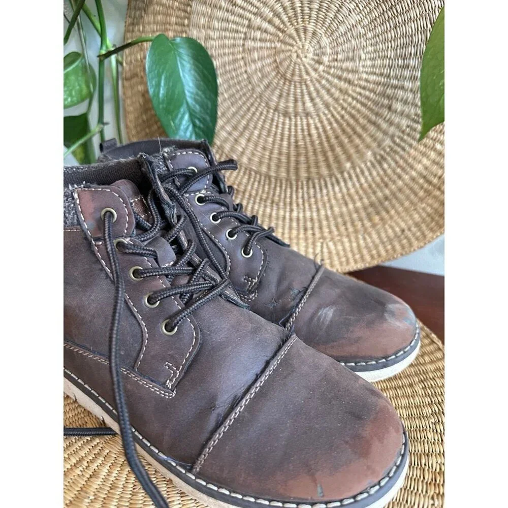 Eddie Bauer youth size 5M brown boots